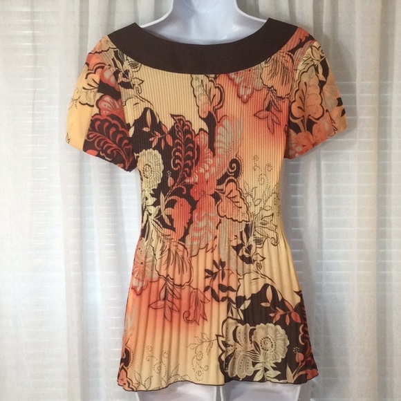 Dressbarn Beaded Pleated Top NWT Size S - Picture 4 of 8